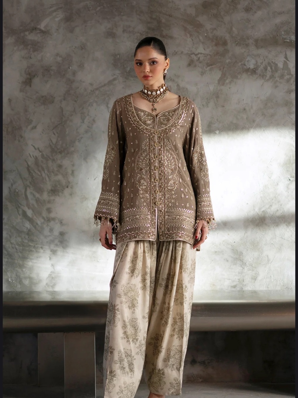 Ethnc Boutique taupe brown embriodered 2 piece pakistani suit NWT medium